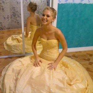 Meet your Posher, Kristen